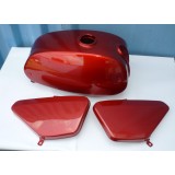 PALIVOVÁ NÁDRŽ S KASTLÍKY - (KAPOTÁŽ) - ČERVENÁ METALÍZA - JAWA 350/634 (RETRO)